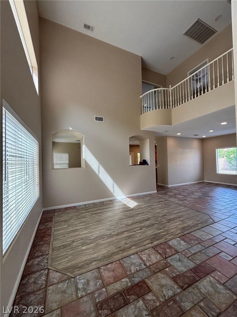 8585 Ebony Hills Way Property Photo 2