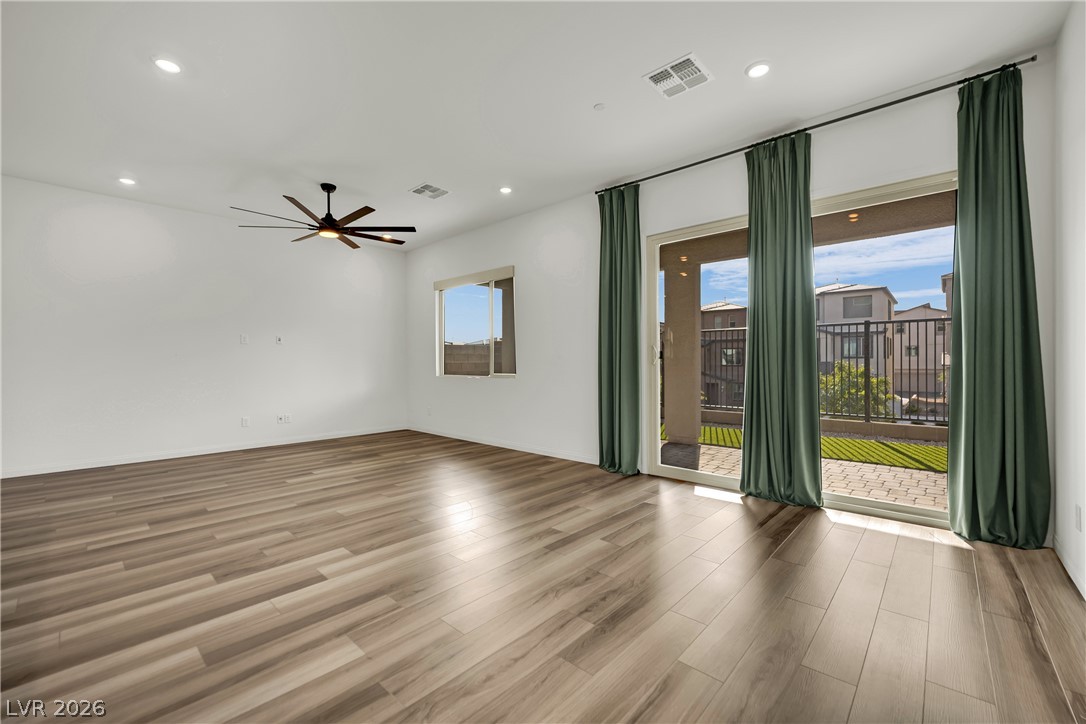 1532 Pacific Baza Street Property Photo 5