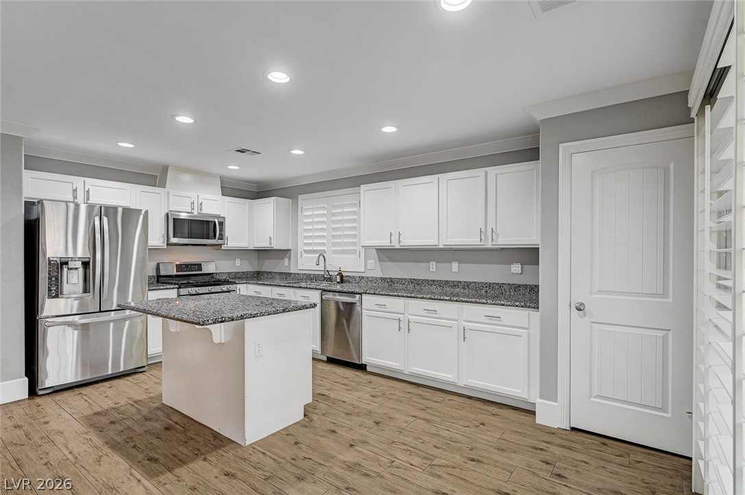 10226 Headrick Drive Property Photo 3