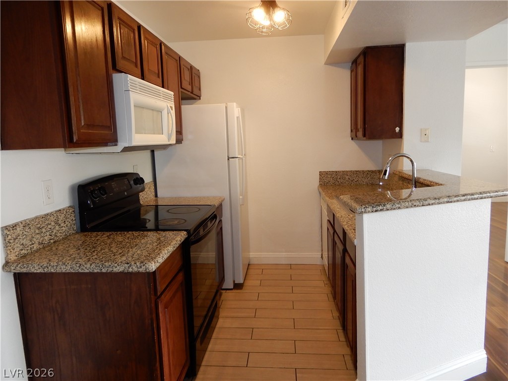 5122 South Jones Boulevard 201 Property Photo 4