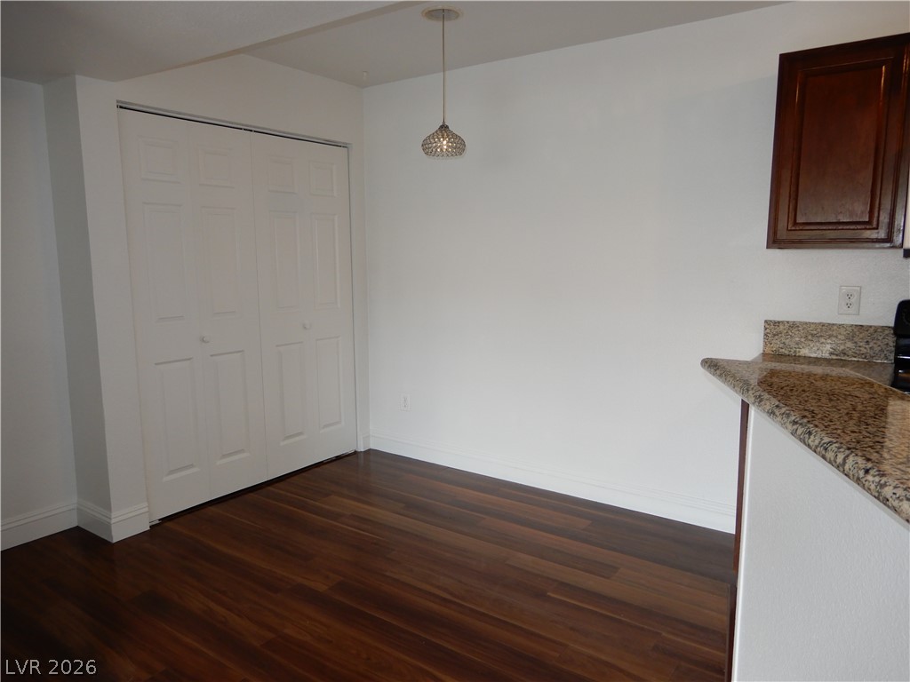 5122 South Jones Boulevard 201 Property Photo 5