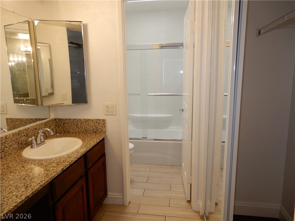 5122 South Jones Boulevard 201 Property Photo 8