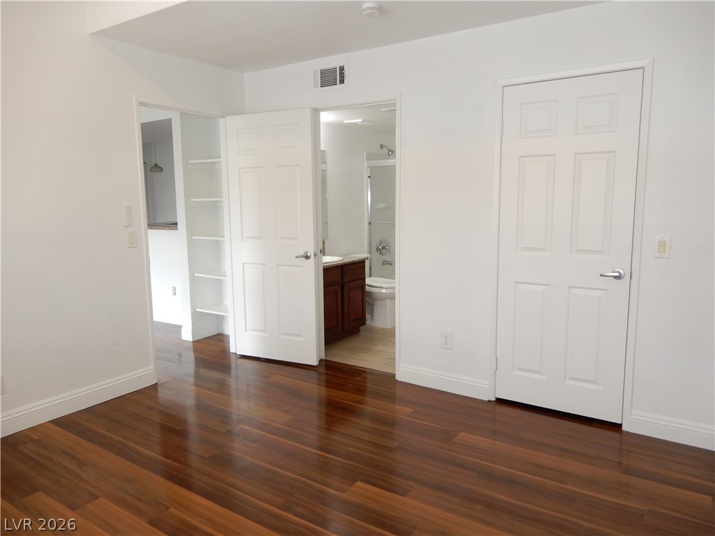 5122 South Jones Boulevard 201 Property Photo 9