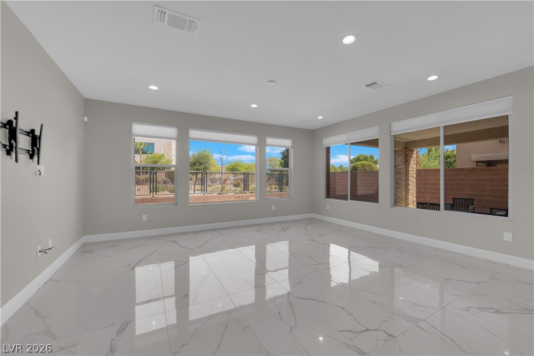 10254 Kesington Drive Property Photo 10