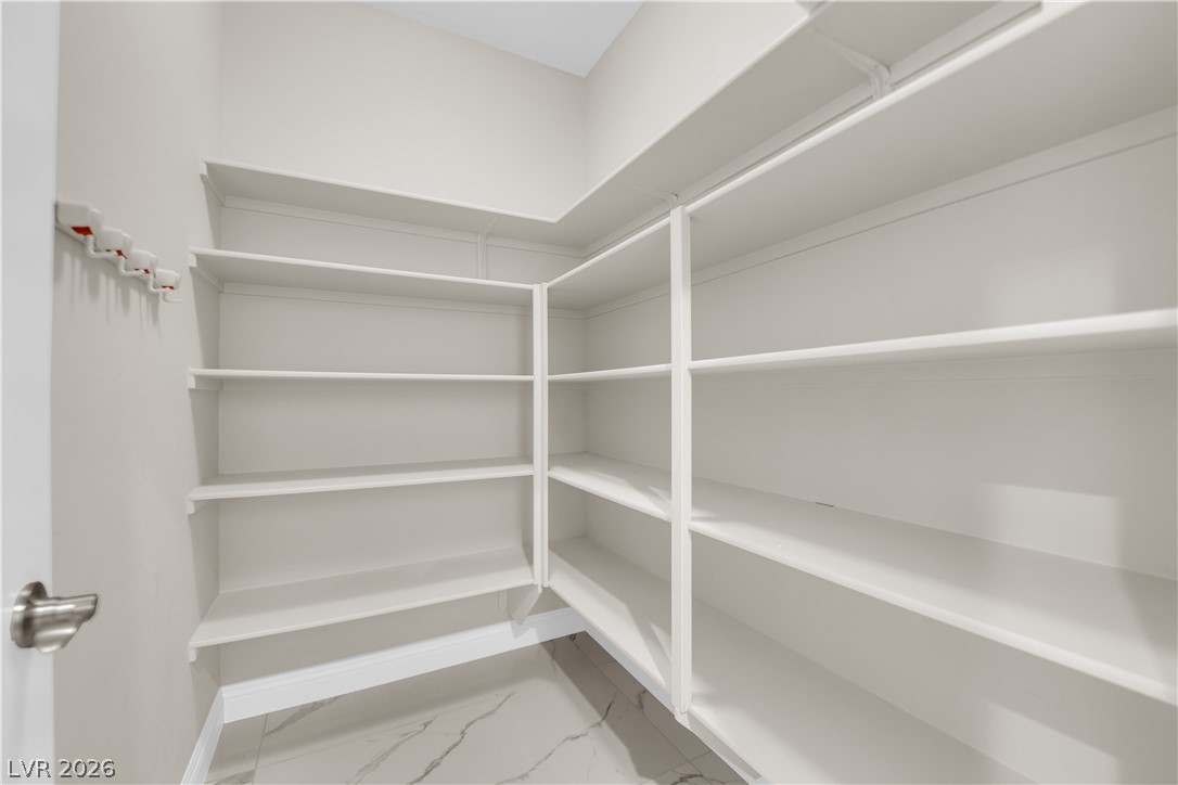 10254 Kesington Drive Property Photo 12
