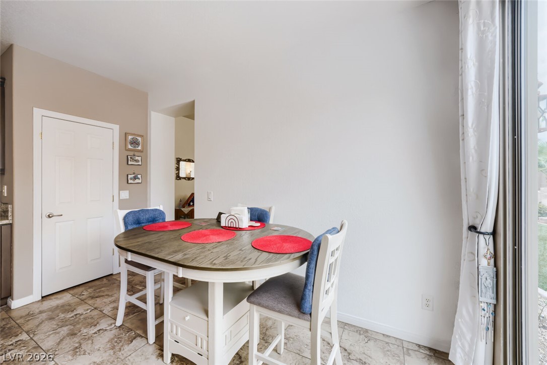 6811 Pleasantville Court Property Photo 19