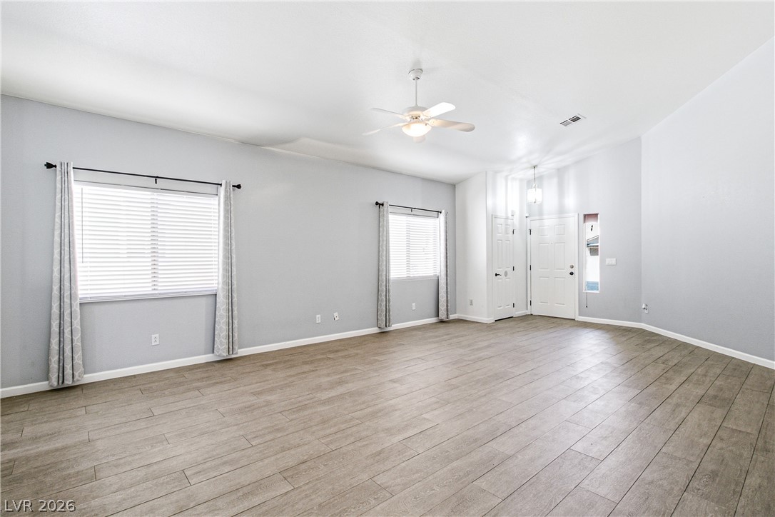 8111 Desert Cloud Avenue Property Photo 6