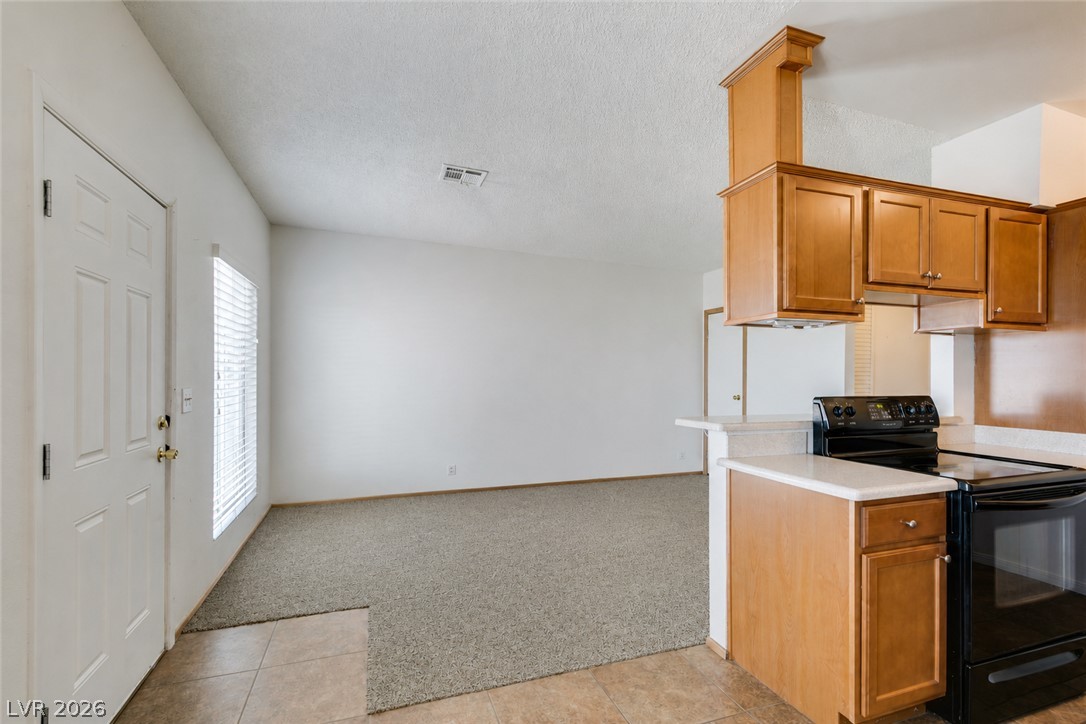 525 Fir Street 3 Property Photo 8