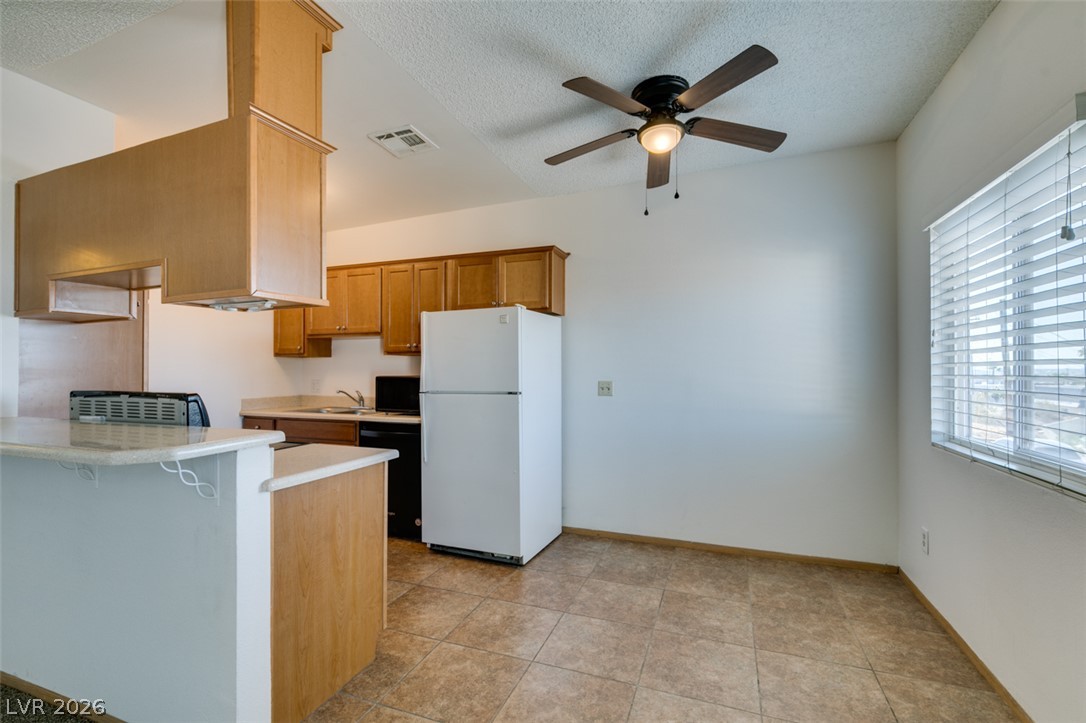 525 Fir Street 3 Property Photo 14
