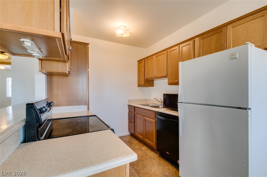525 Fir Street 3 Property Photo 17