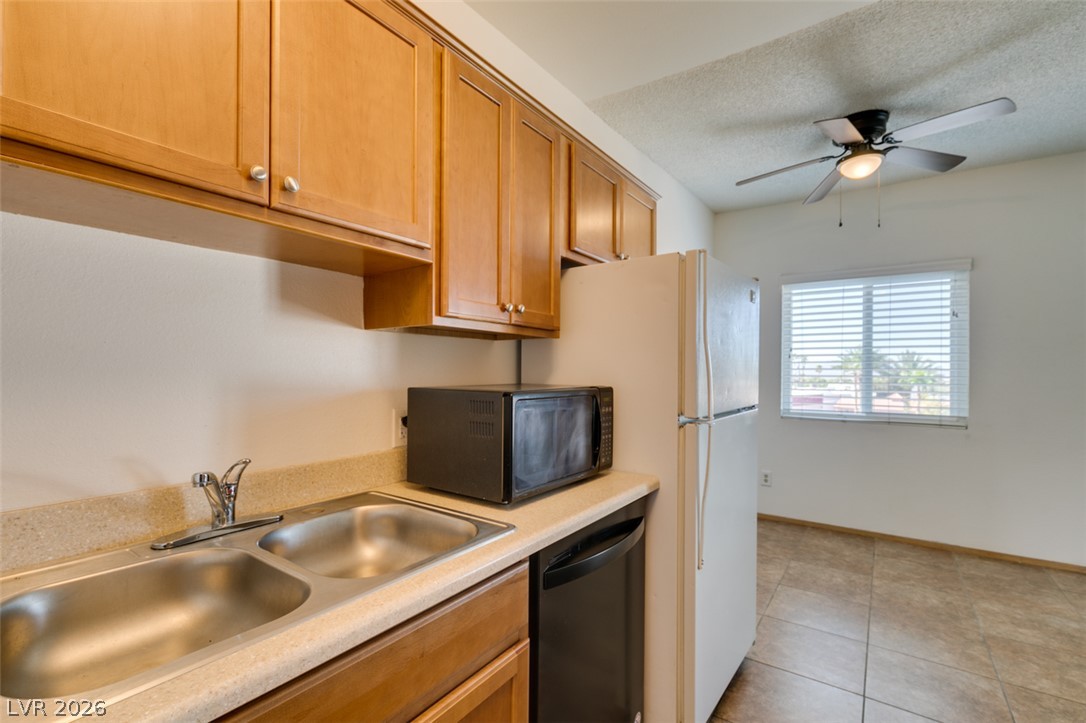 525 Fir Street 3 Property Photo 19