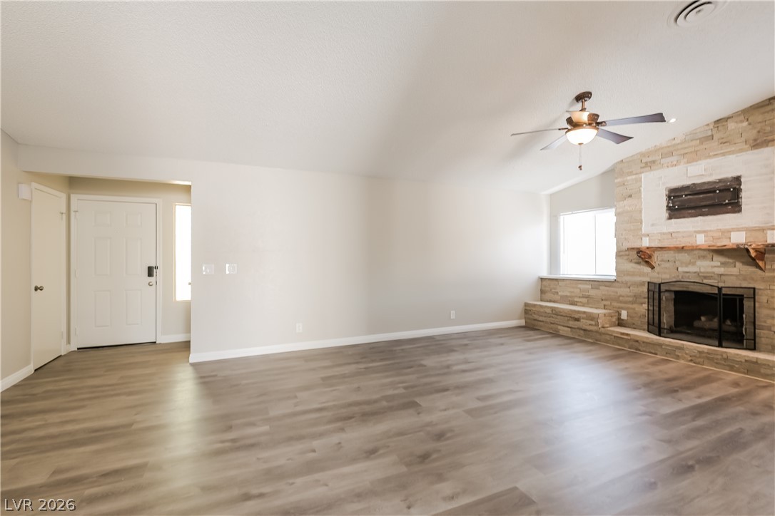 5322 Camden Avenue Property Photo 2