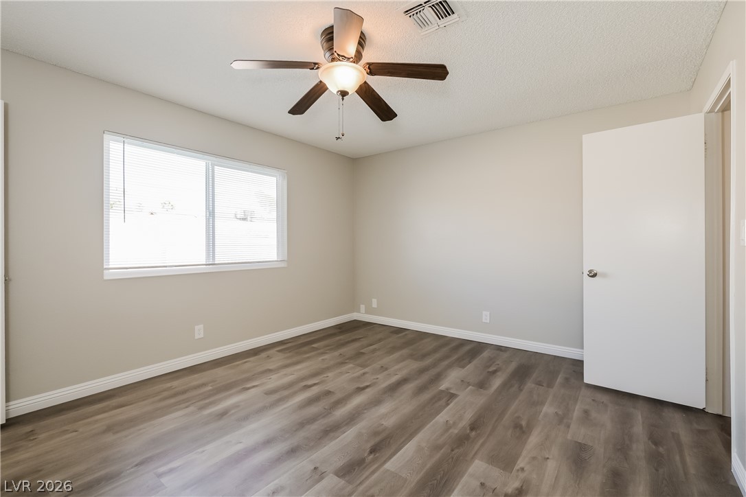 5322 Camden Avenue Property Photo 7
