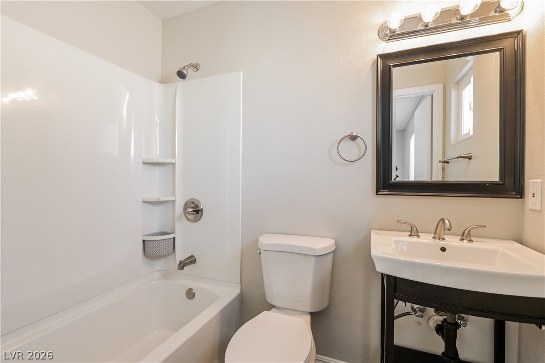5322 Camden Avenue Property Photo 9