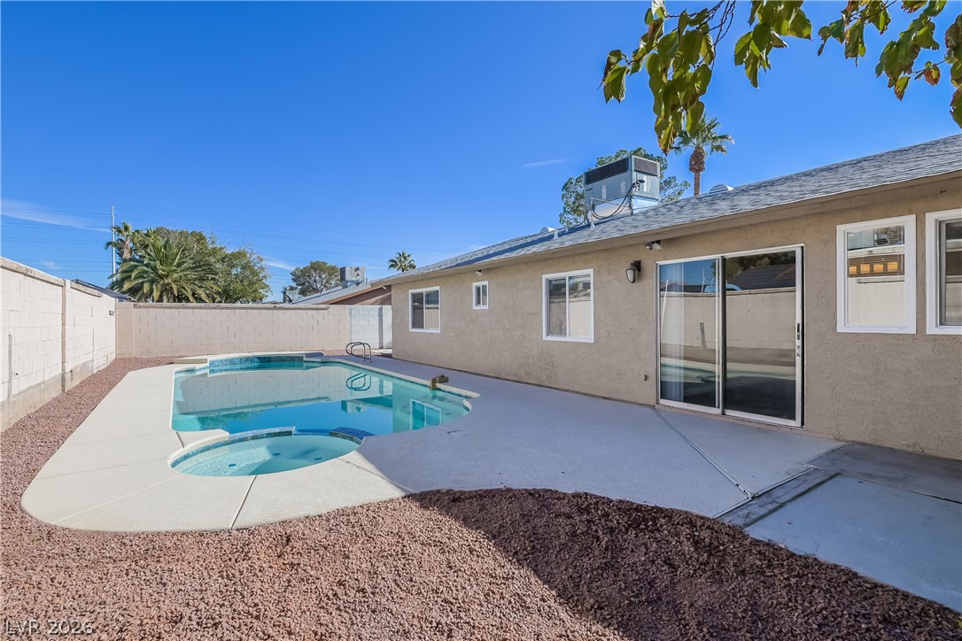 5322 Camden Avenue Property Photo 15