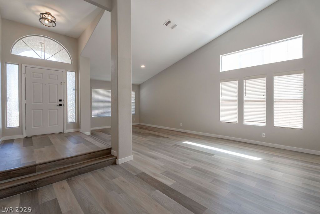 1735 Navarre Lane Property Photo 6