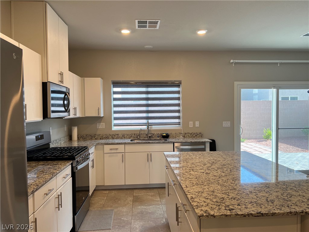 7521 Dragonfruit Avenue Property Photo 7