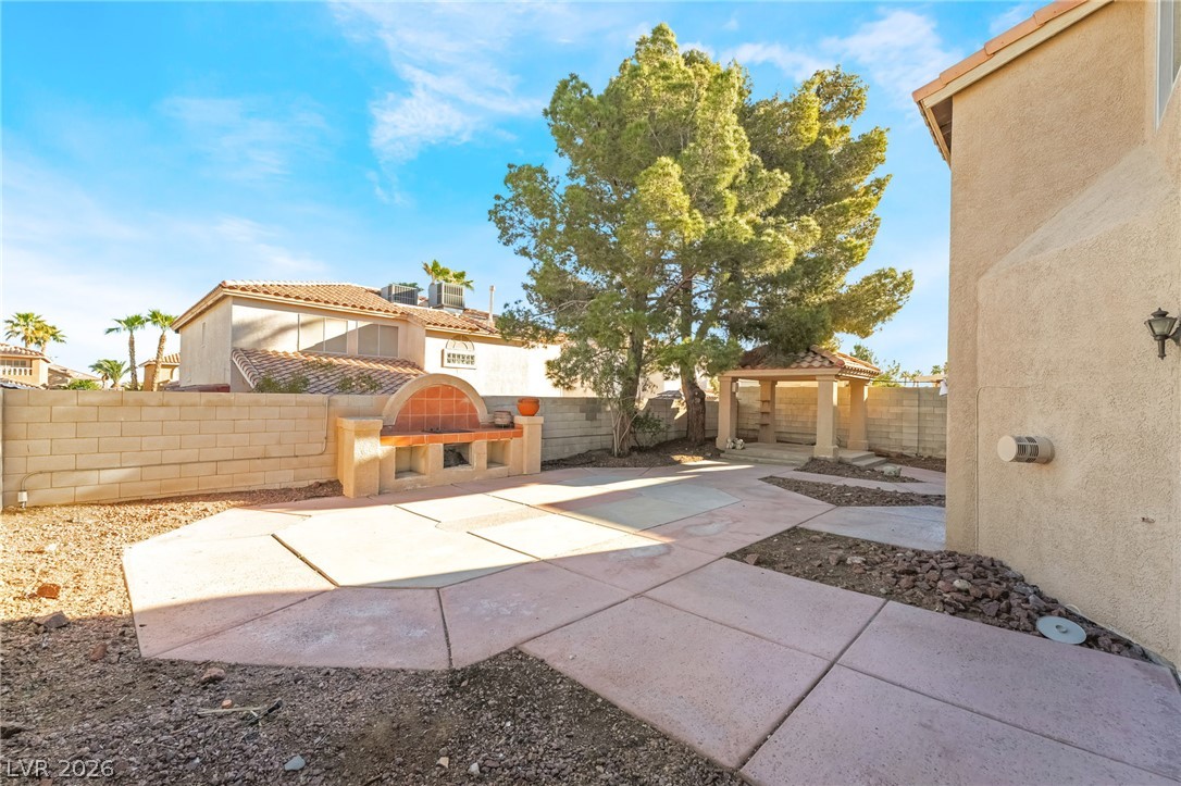 1846 Autumn Gold Avenue Property Photo 8