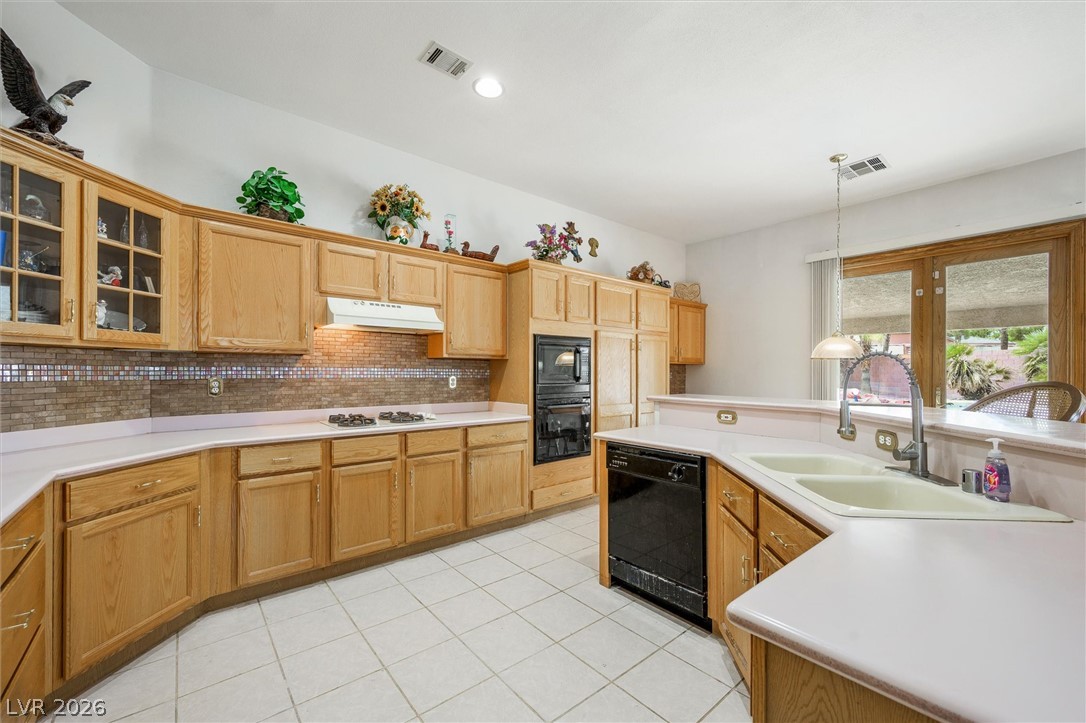 7337 Bermuda Island Street Property Photo 9