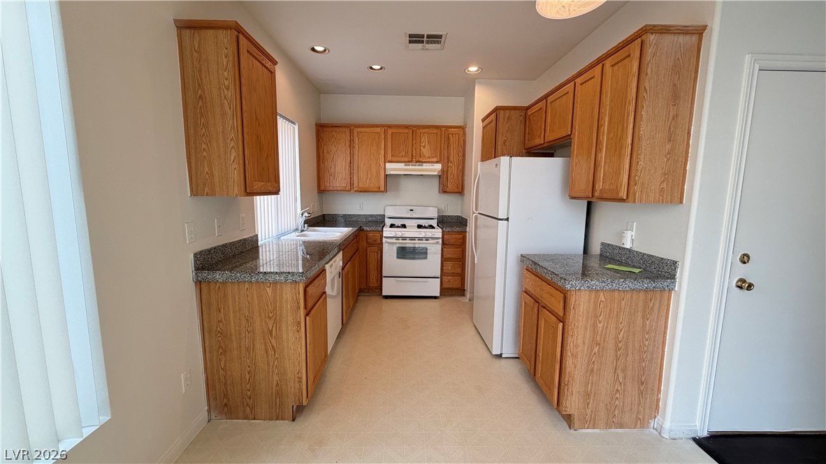 1702 Bamboo Rain Avenue Property Photo 6