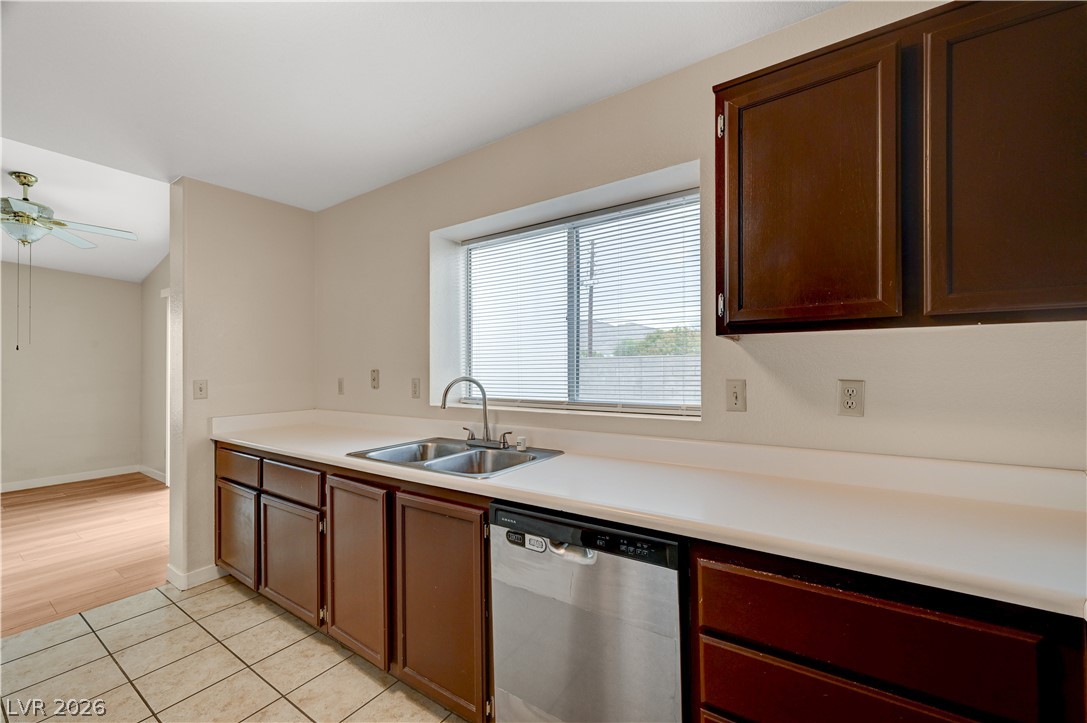 2092 Crowley Way Property Photo 4
