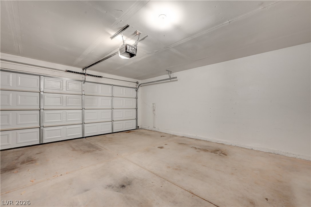 2092 Crowley Way Property Photo 14