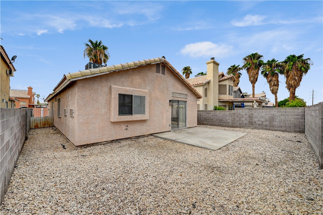 2092 Crowley Way Property Photo 15