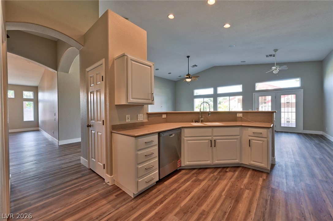 6492 Lantana Falls Court Property Photo 14