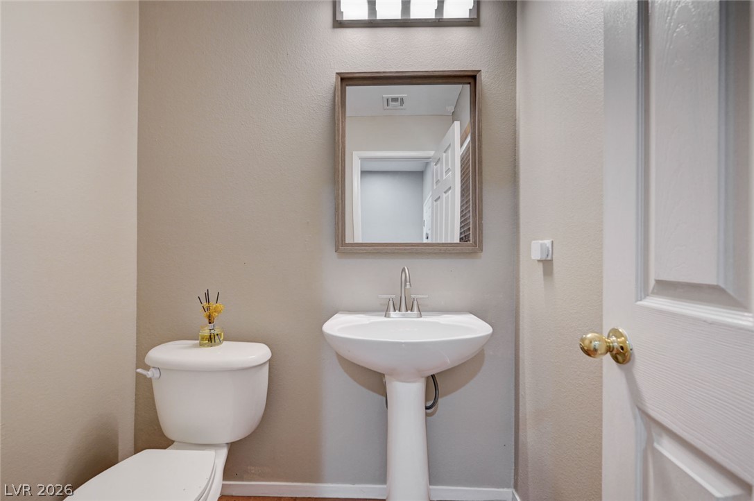 8700 Gateway Glen Drive Property Photo 16