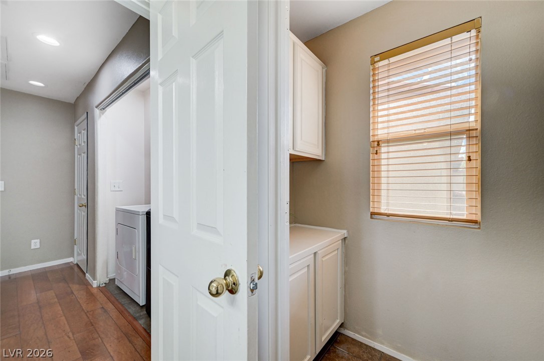 8700 Gateway Glen Drive Property Photo 37