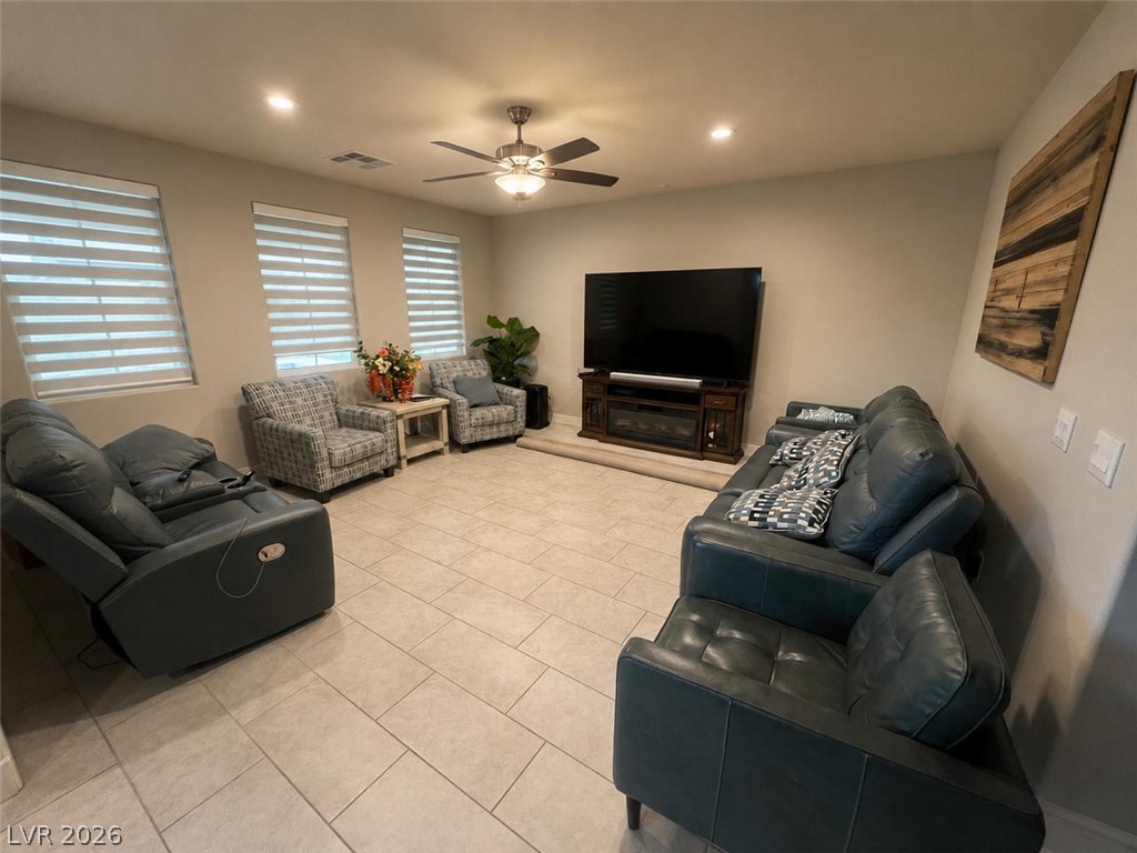 453 Spring Dove Avenue Property Photo 6