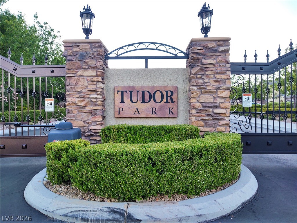 9213 Tudor Park Place Property Photo 3