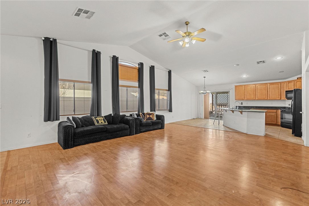3220 Black Jade Avenue Property Photo 7