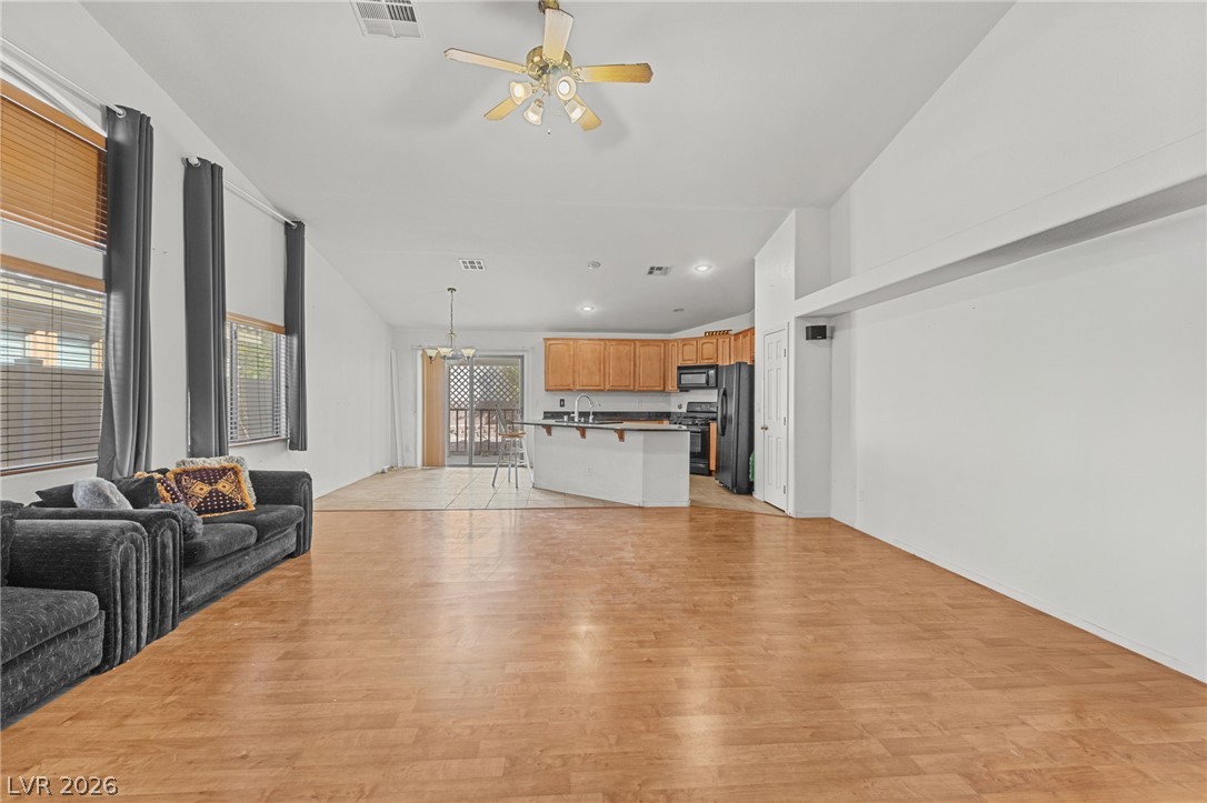3220 Black Jade Avenue Property Photo 10