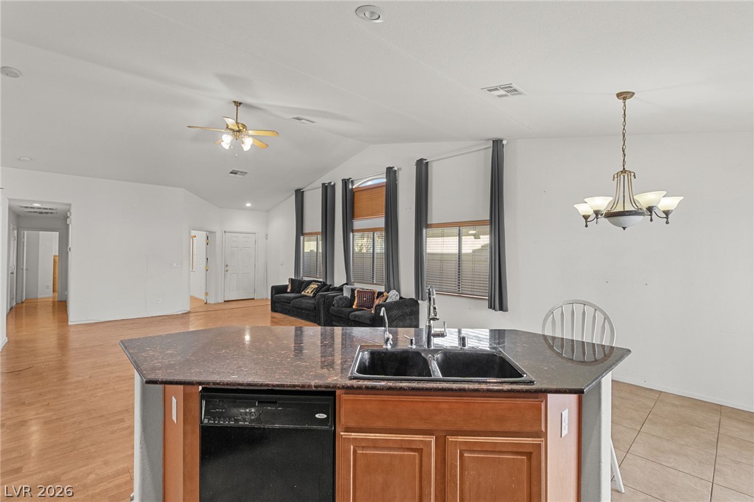 3220 Black Jade Avenue Property Photo 12