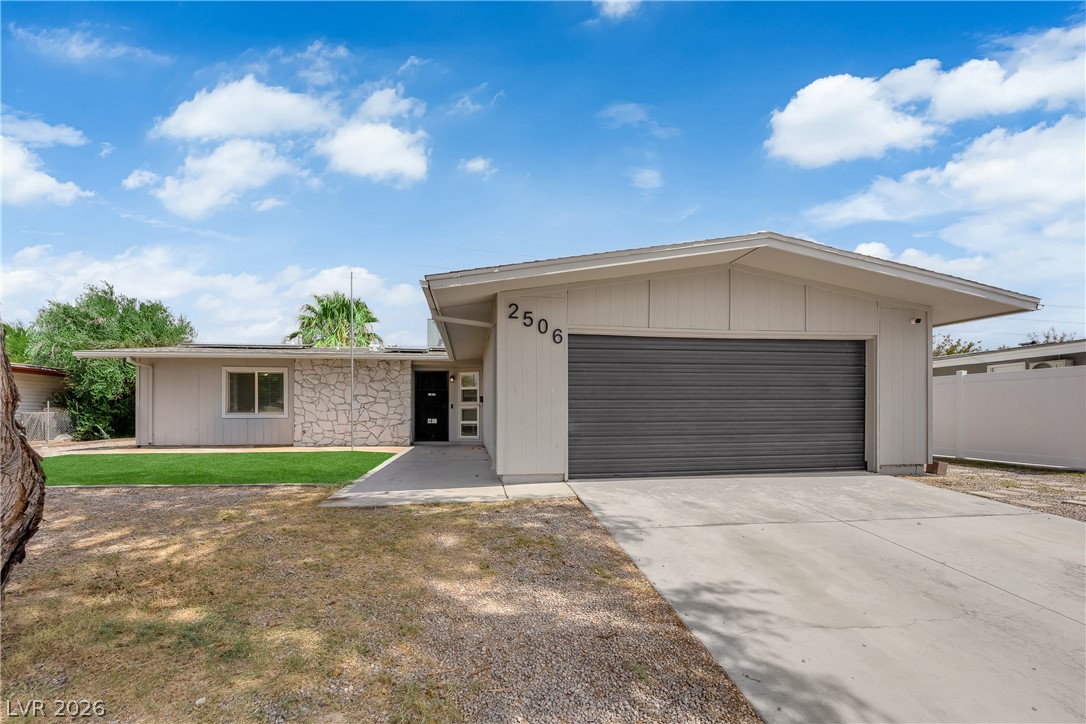 2506 Winterwood Boulevard Property Photo 2