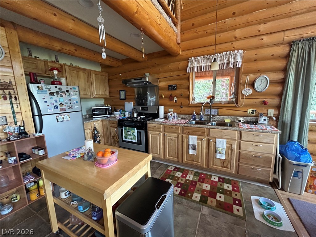 695 North Skyline View Drive Property Photo 13