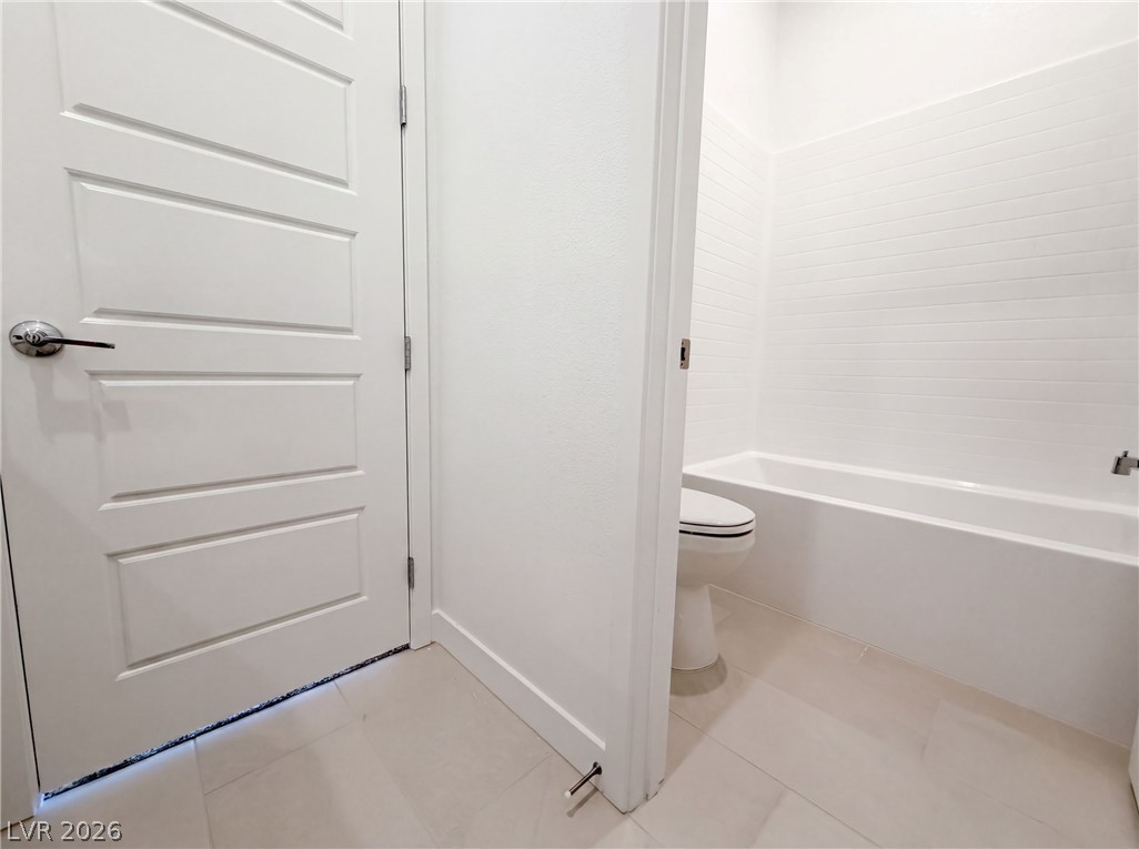 8239 Gusty Brook Street Property Photo 10