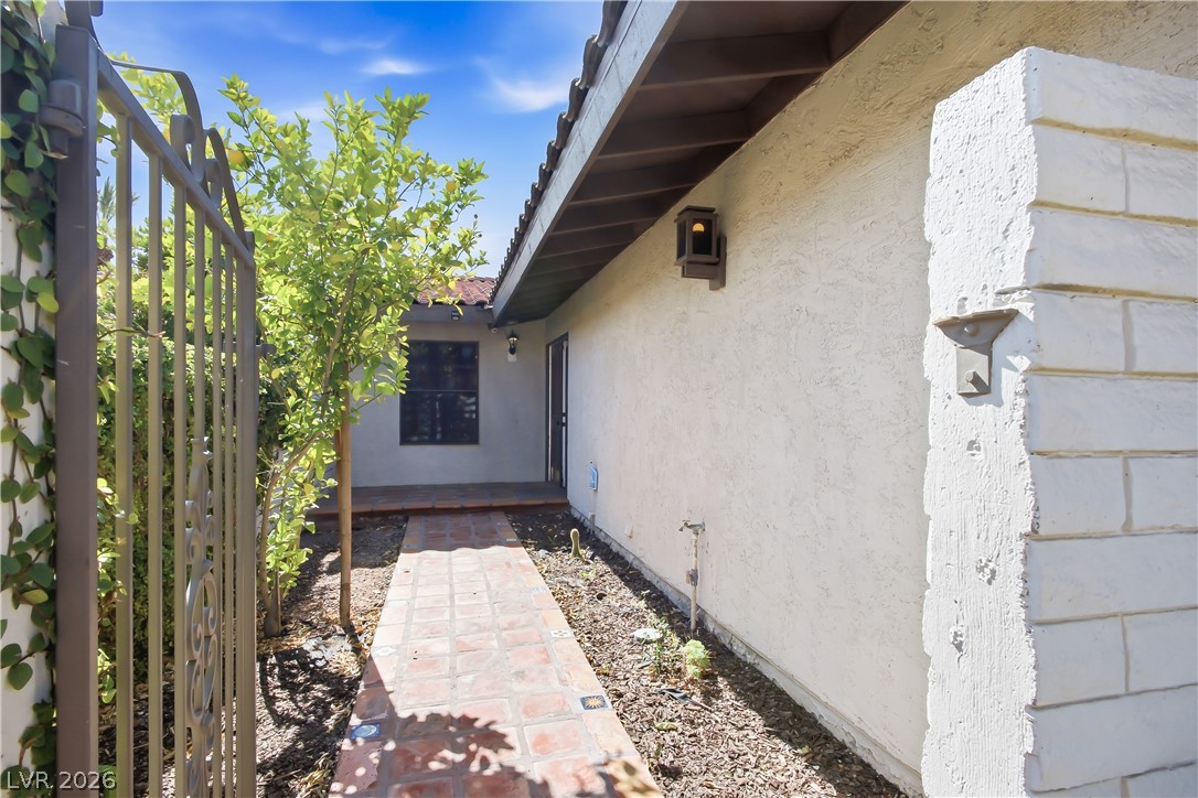 3009 Plaza De Rosa Property Photo 8