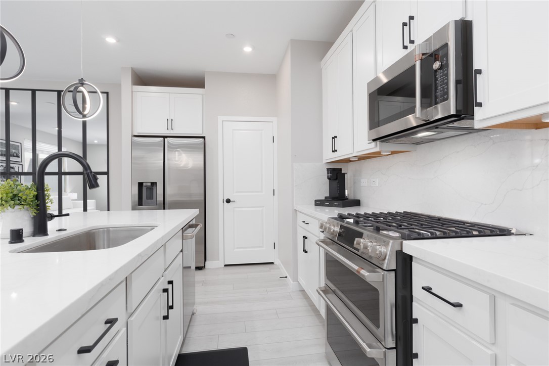 11934 Vector Ray Avenue Property Photo 8
