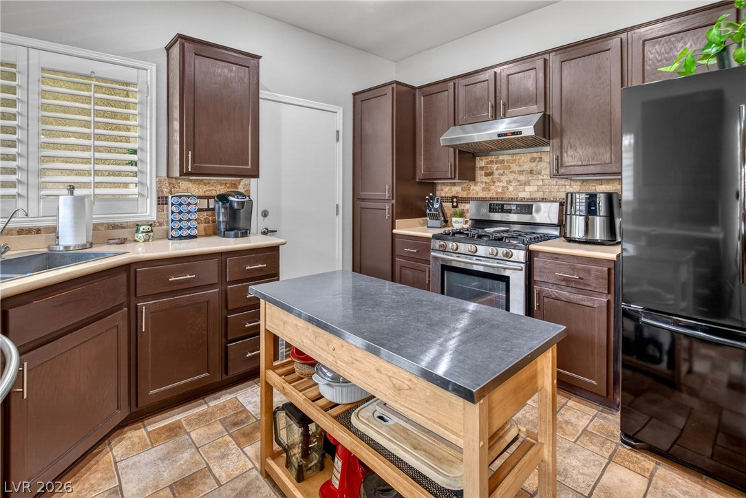 2328 Fossil Canyon Drive Property Photo 6