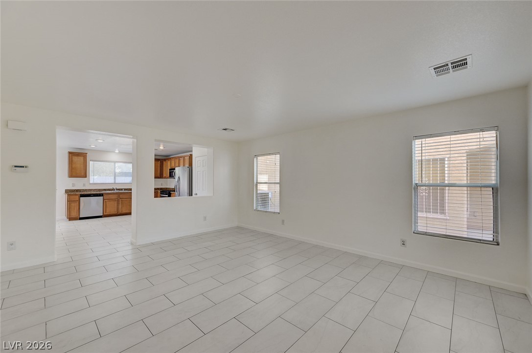 5672 Park City Avenue Property Photo 2