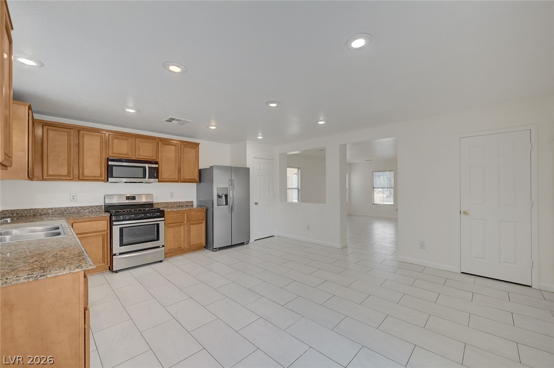 5672 Park City Avenue Property Photo 3
