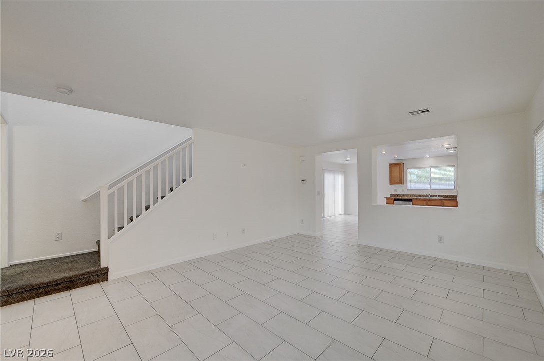 5672 Park City Avenue Property Photo 8