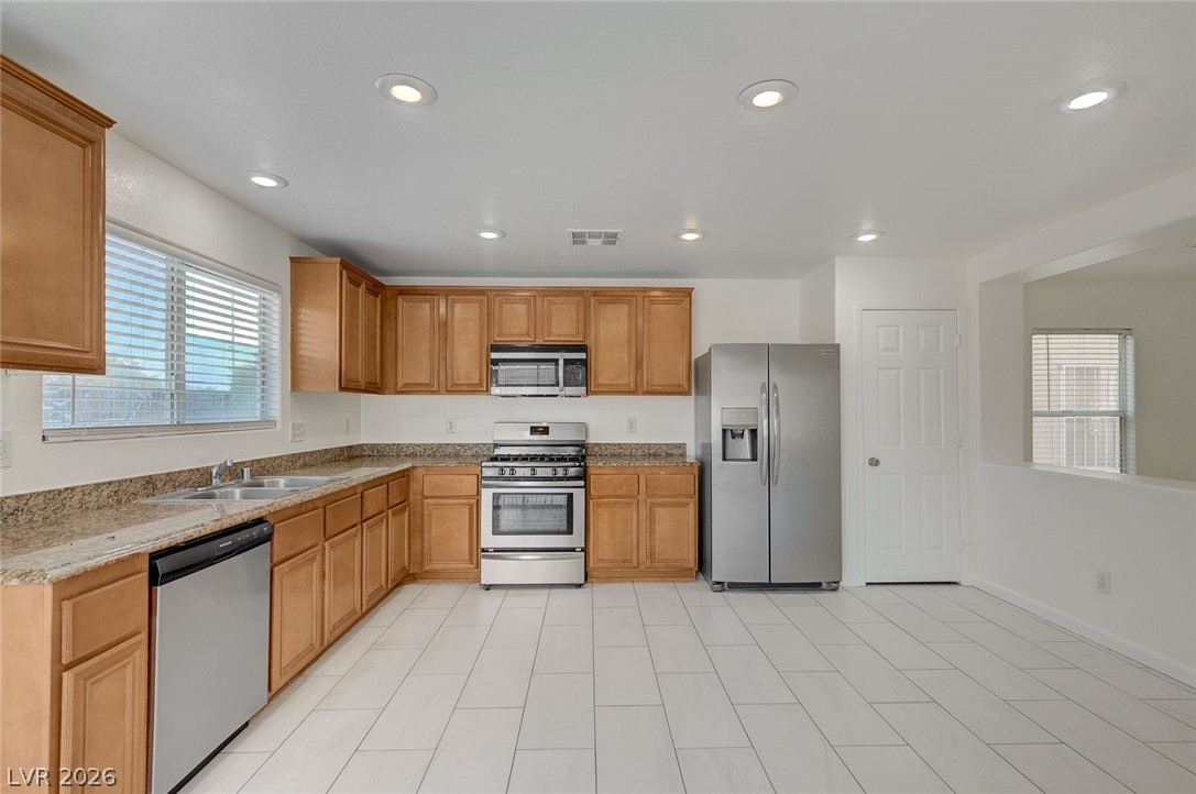 5672 Park City Avenue Property Photo 4