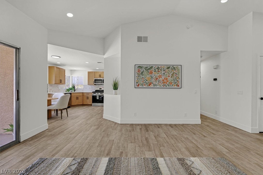 530 Reliance Avenue Property Photo 6