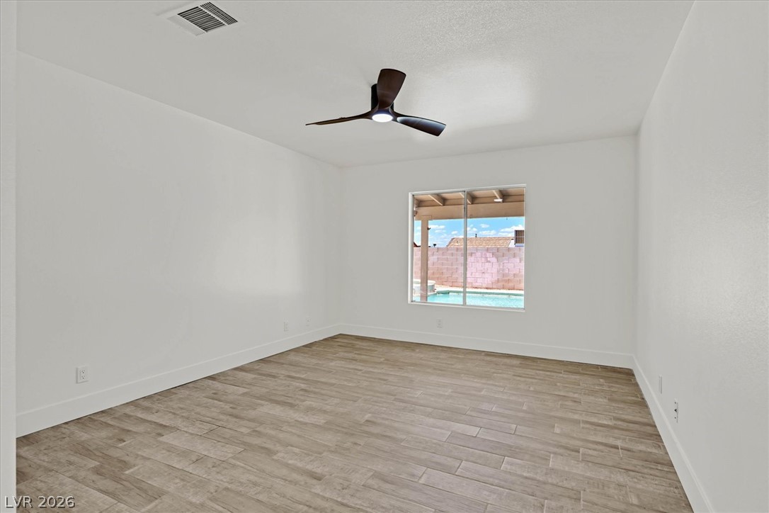 530 Reliance Avenue Property Photo 10