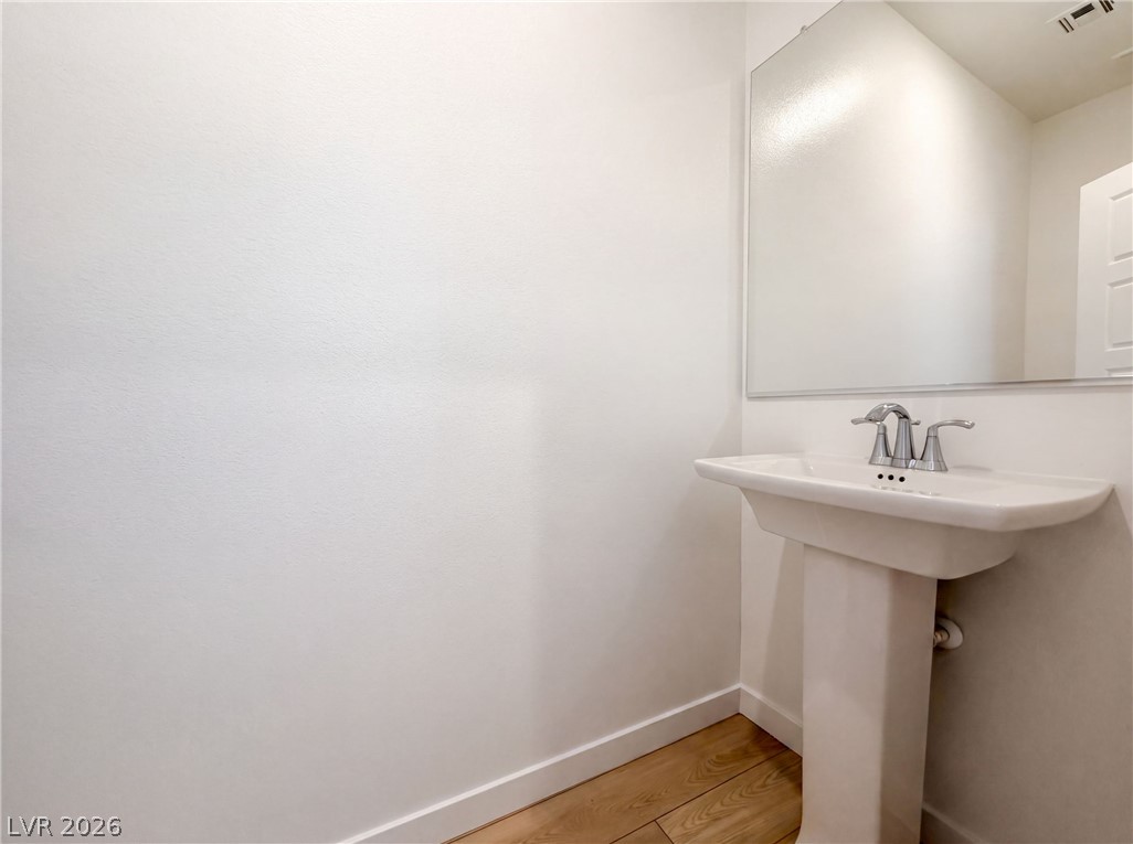 8373 West Rochelle Avenue Property Photo 8