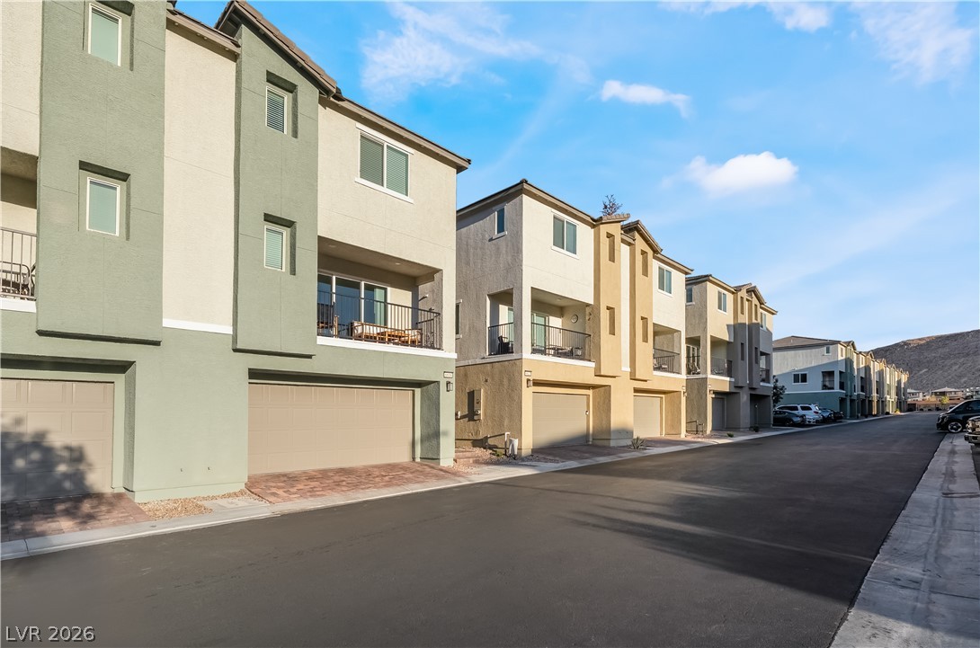 6818 Truffle Gray Street Property Photo 2