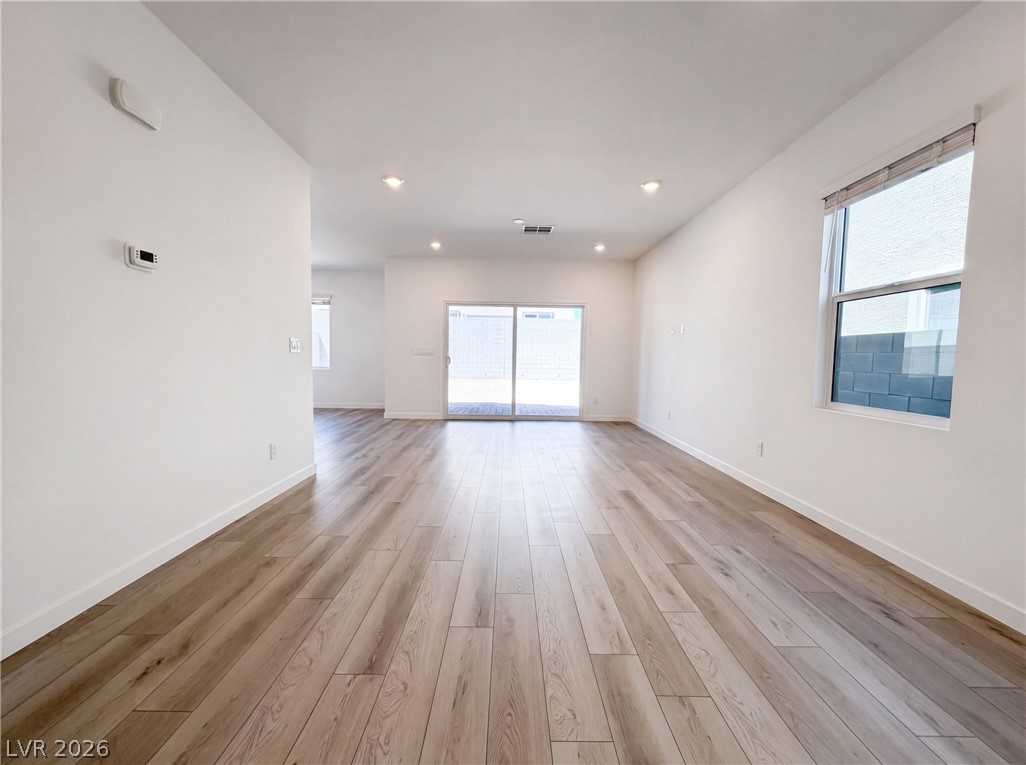 8364 Caldera Hills Avenue Property Photo 3